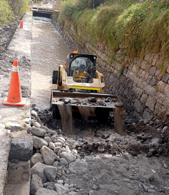 Proyecto de descolmatación de canal en Arequipa